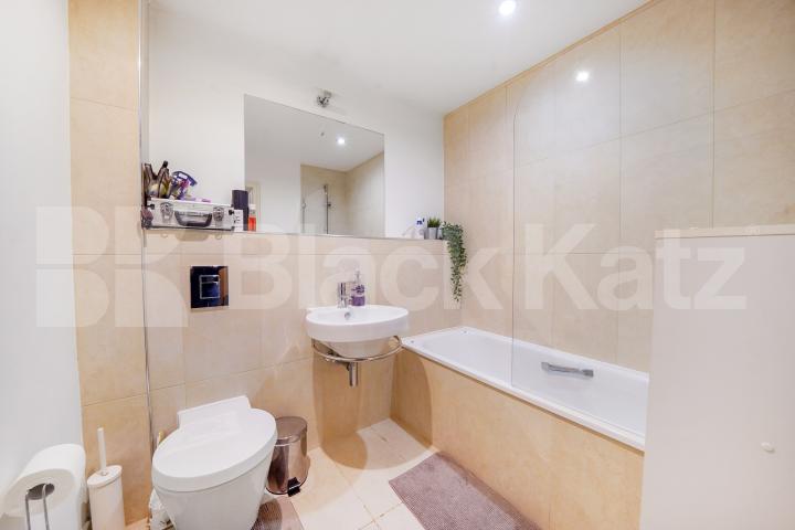 Flooded with natural light,south facing & dual aspect  Boulevard Mansions.Borough Road, Borough